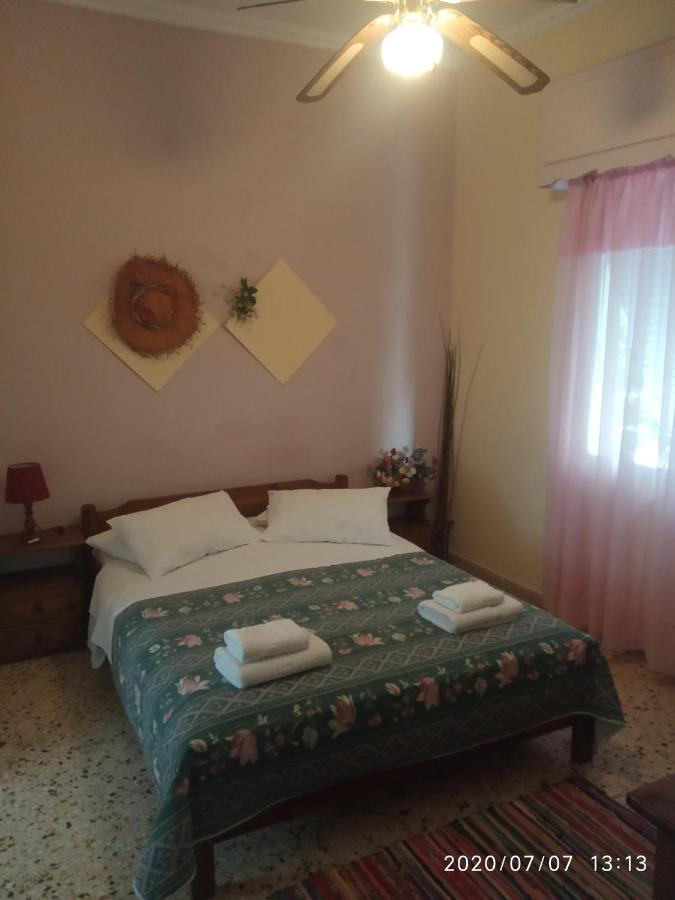 Captain'S Rooms Aegina ภายนอก รูปภาพ