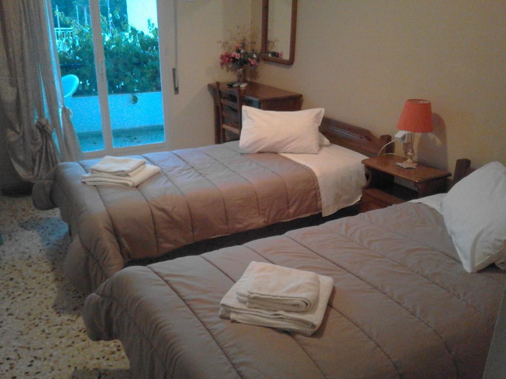 Captain'S Rooms Aegina ภายนอก รูปภาพ